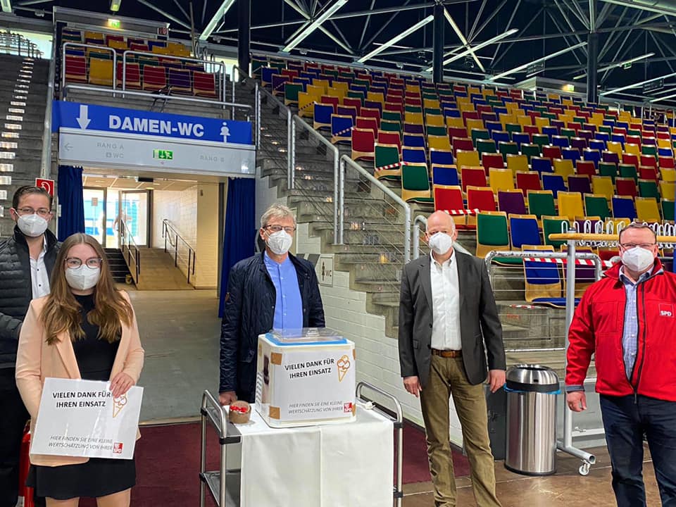 Bremerhavener Sozialdemokraten bedanken sich bei Impfzentrum-Mitarbeiter:innen