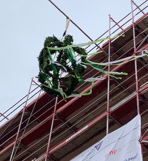 Nächster Meilenstein für die Allianz-Schulneubauten vollbracht – Schulzentrum Hamburger Straße feiert Richtfest