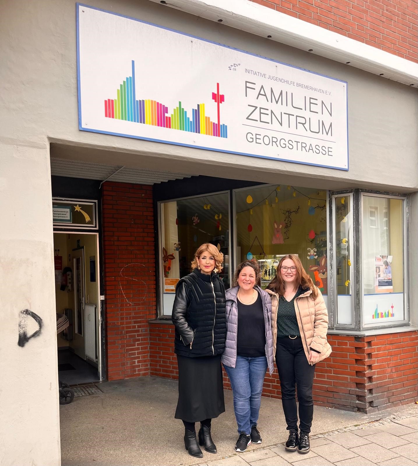 Sülmez Colak und Janina Strelow vor Ort im Familienzentrum Georgstraße