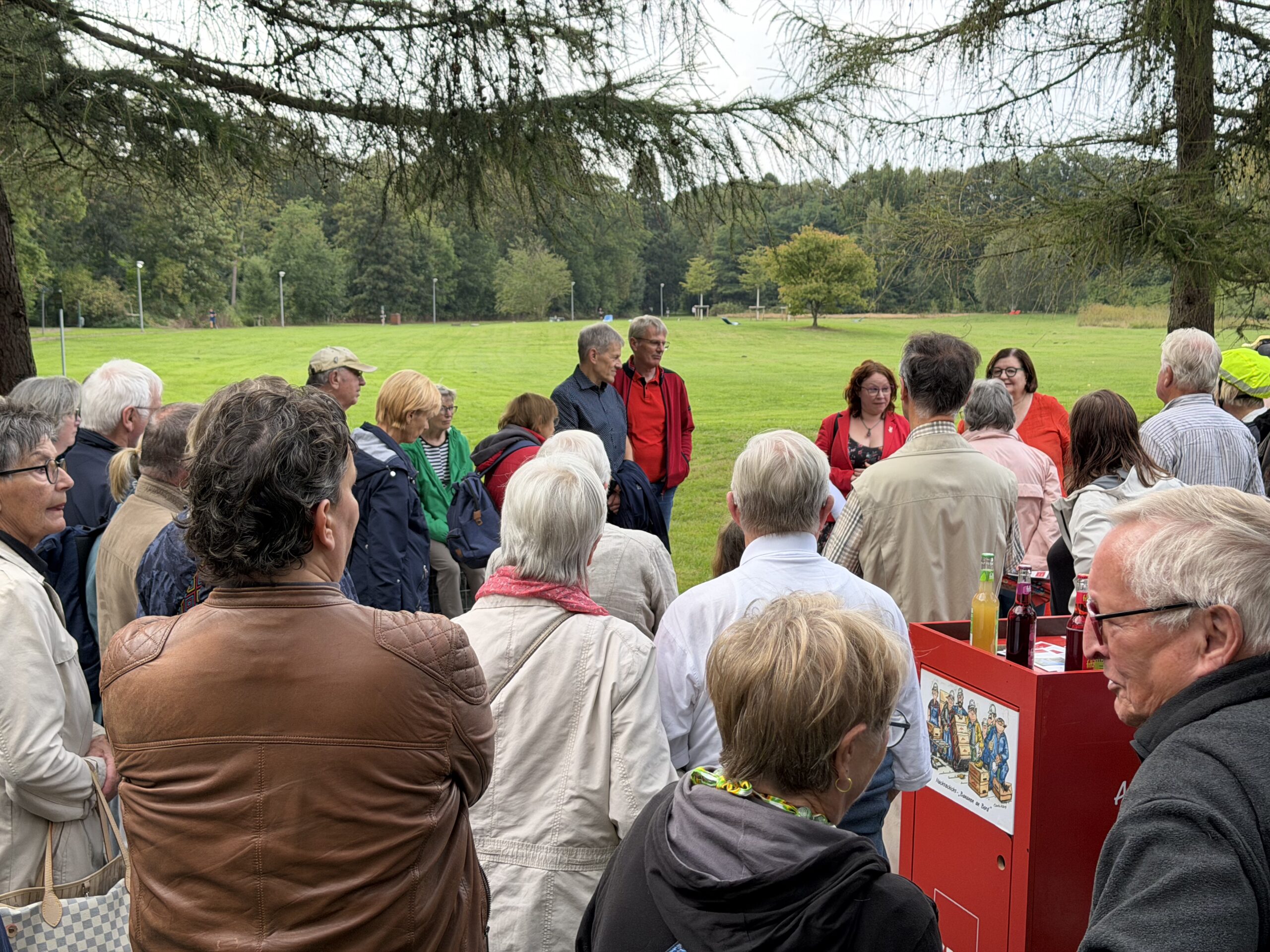 65 Bürgerinnen und Bürger diskutieren mit der SPD-Stadtverordnetenfraktion über den Speckenbütteler Park